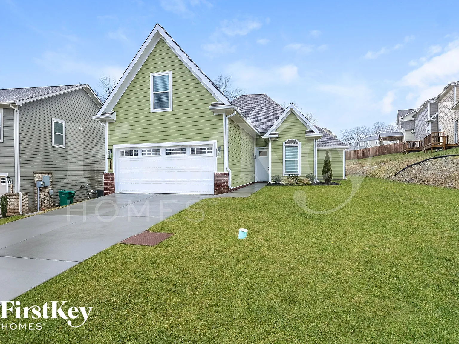 4 bed, 2.0 bath, 1989 sqft, $2,580 — Photo 2