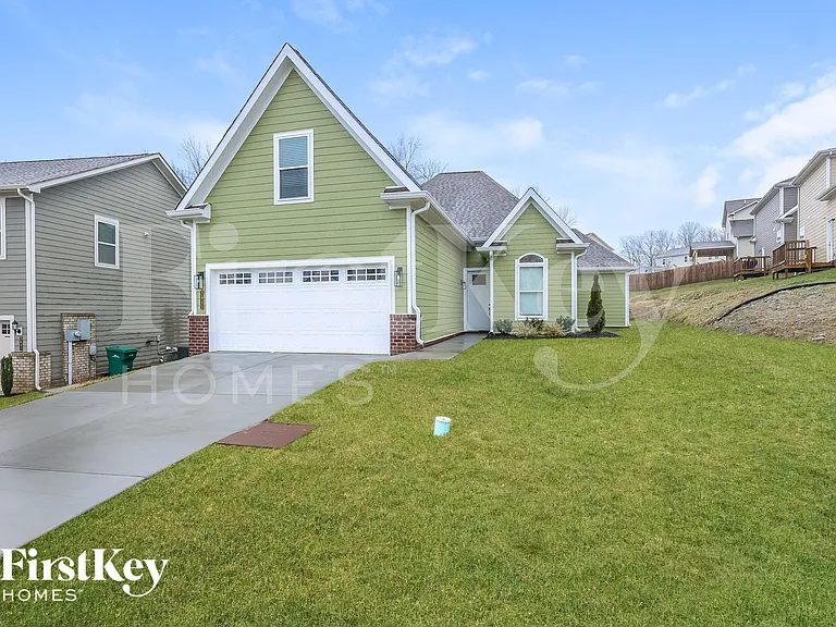 2045 Hamilton Hill Dr — Photo 2