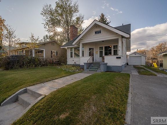 3rd image of 220 4th St