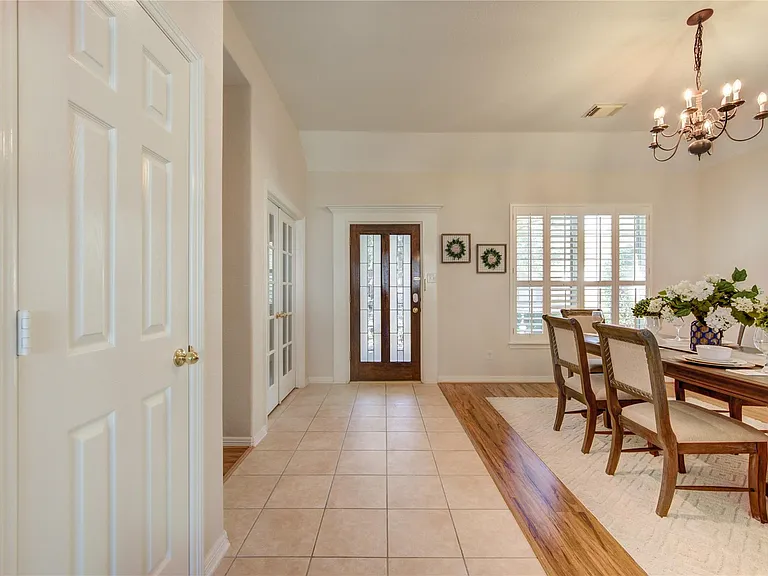 22514 Jutewood Ln — Photo 6