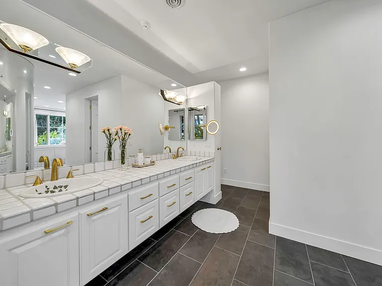 1041 Las Amigas Rd — Photo 19