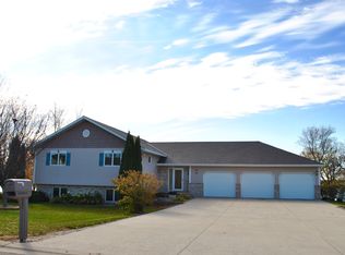 55 Northwood Dr, Cottonwood, MN 56229