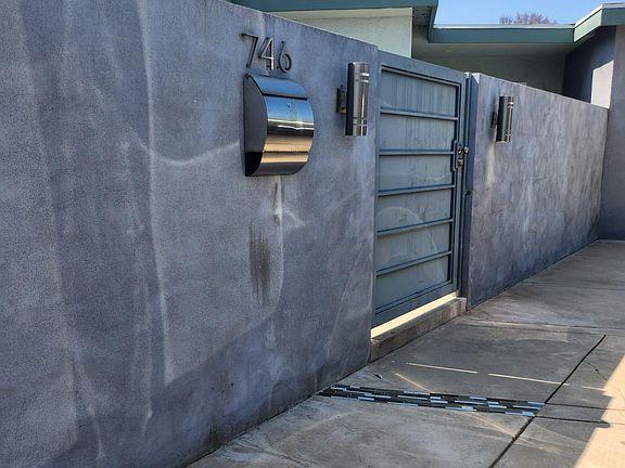 3rd image of 746 N Lyman Ave