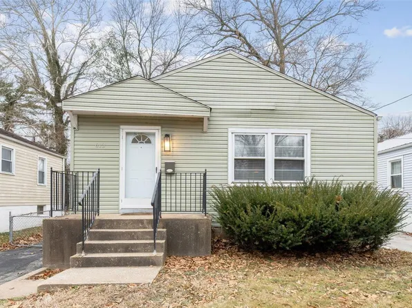 613 Pemberton Pl, Saint Louis, MO 63135