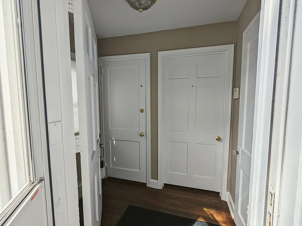 Common Entrance/mudroom (unit 1 on right)