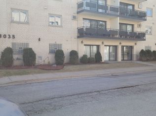 8035 Oconnor Dr APT 2E, River Grove, IL