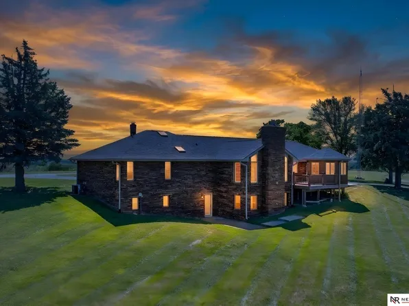 14020 W Sand Hill Rd, Louisville, NE 68037