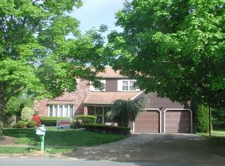 33 Woodbury Ct, Cherry Hill, NJ 08003