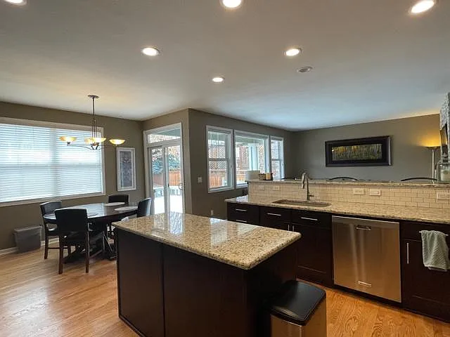 2426 Greensborough Cir — Photo 10
