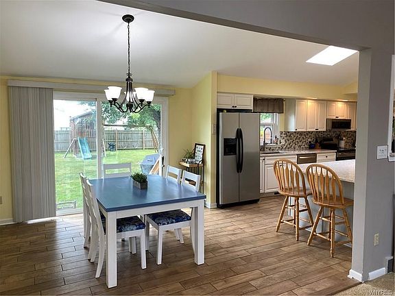5th image of 3040 Larry Ct