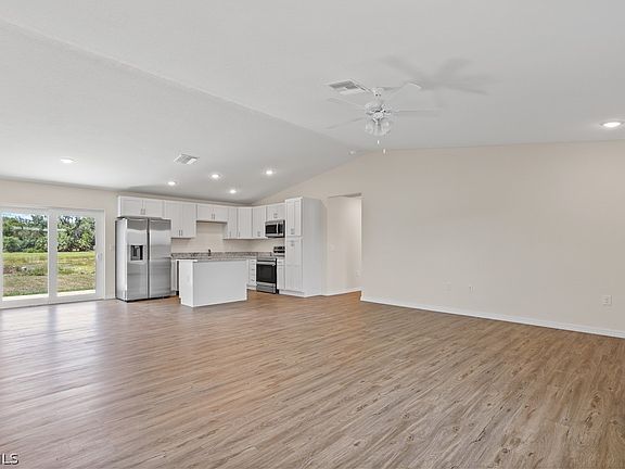 3rd image of 4524 Springview Cir