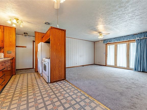 12th image of 830 Standish Cir NW