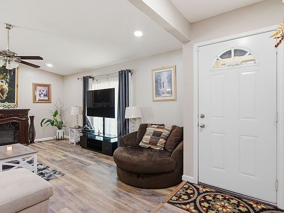 3rd image of 4032 Horizon Pl