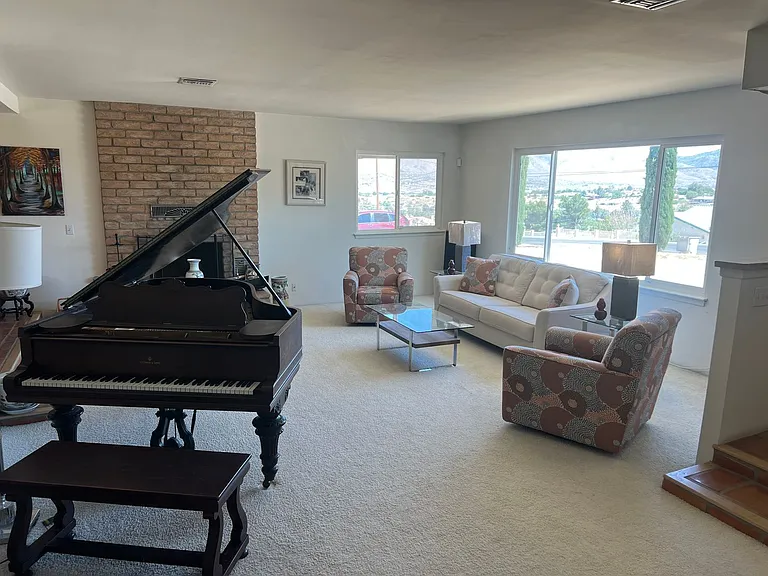 18332 Orange St — Photo 6