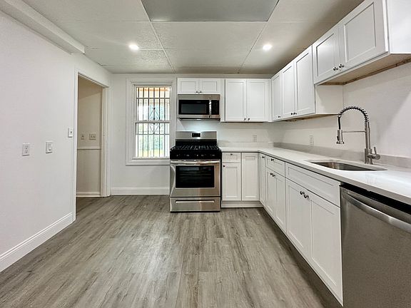4th image of 170 Alabama Ave