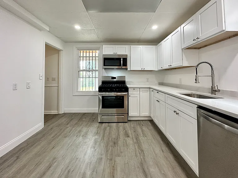 170 Alabama Ave — Photo 19