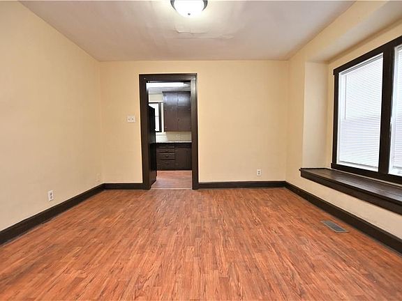 5th image of 514 E Raymond St