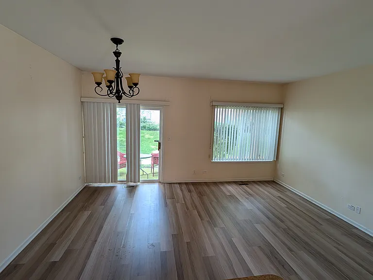 984 Parkhill Cir — Photo 4