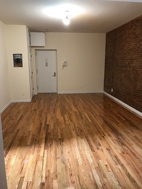 2nd image of 210 W 94th St APT 5B