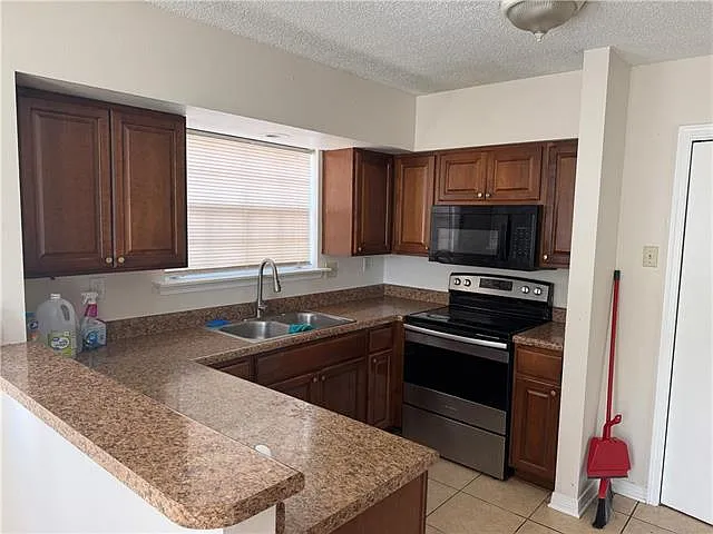 210 N Parkway Dr #55 — Photo 2