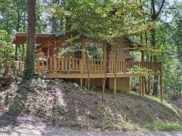 1505 Dawn Ln, Sevierville, TN 37876