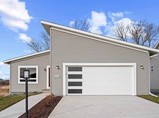 3962 Anna St, Iowa City, IA 52245