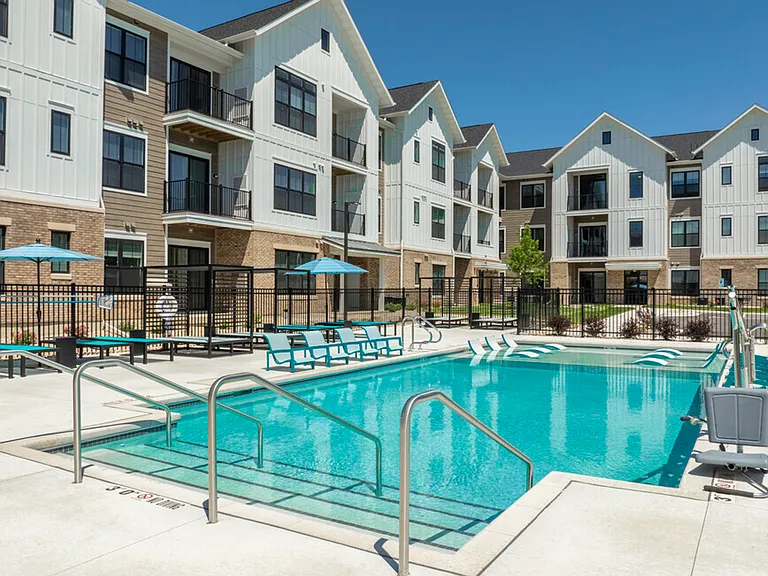 Homestead Luxury Apartments — Photo 20