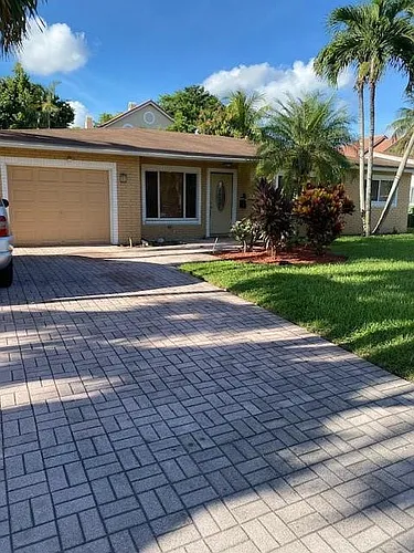 3157 NW 69th Ct Photo 1
