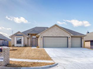4508 Adobe Ct, Yukon, OK 73099