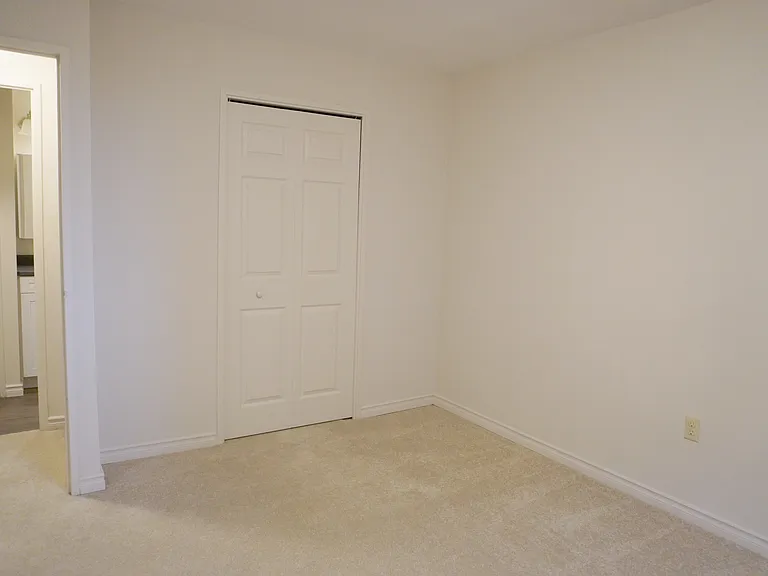 340 Willowdale Cres — Photo 12