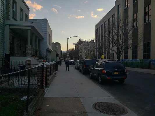 Rented by US # 1 Realty | media 21