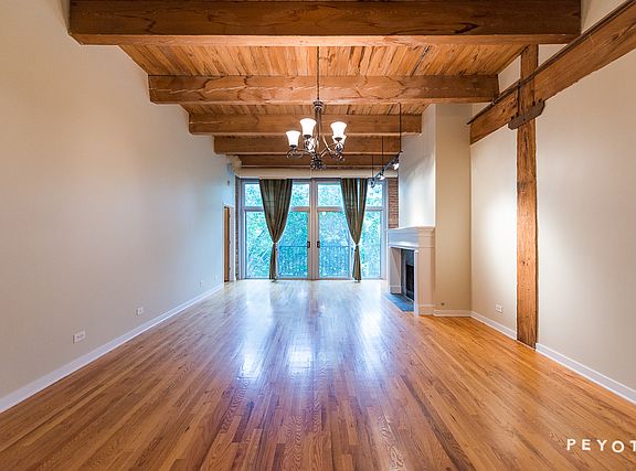 3rd image of 2201 W Wabansia Ave APT 15