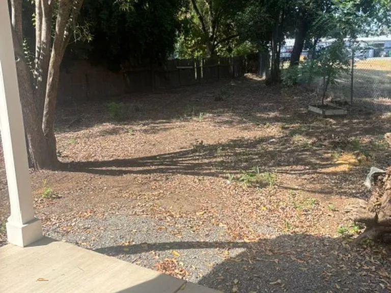 412 Maple St — Photo 12