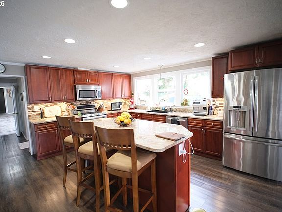 3rd image of 70214 Lakewood Rd