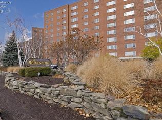 11820 Edgewater Dr APT 617, Lakewood, OH