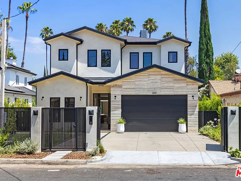 15721 Addison St — Photo 24
