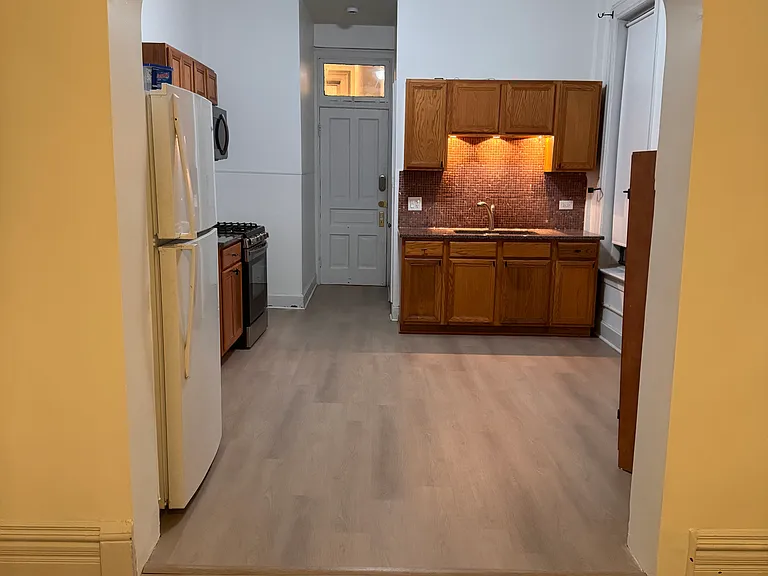 817 N Damen Ave #1F — Photo 10