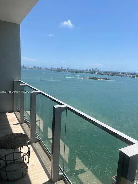 2 bed, 1337 sqft, $7,000 — Photo 2