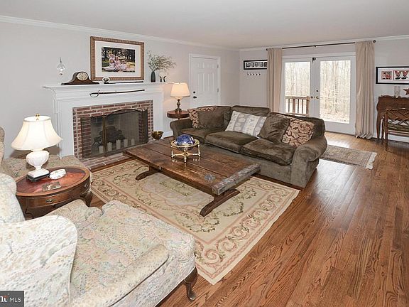 4th image of 7621 Tiffany Ct
