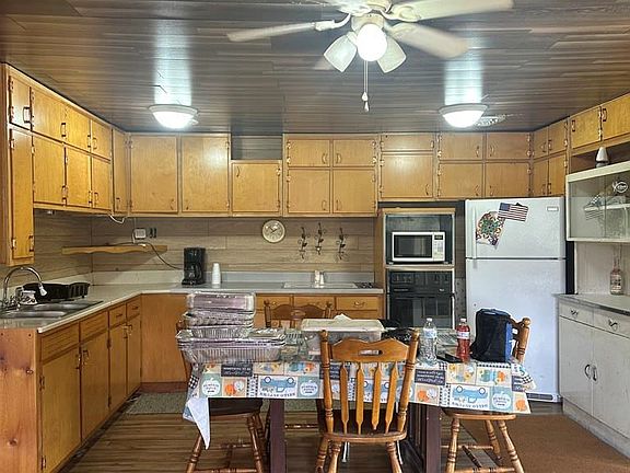 4th image of 1038 Big Rock Rd
