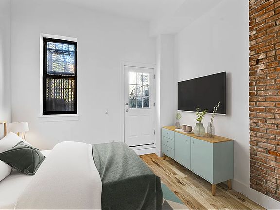 3rd image of 733 Dekalb Ave #1R
