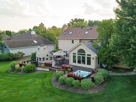 2nd image of 10665 S Wentworth Dr