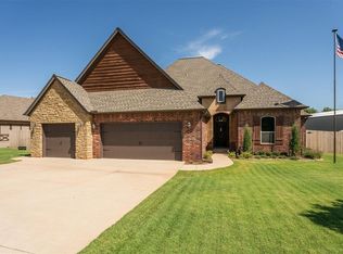 625 E Victoria Ter, Mustang, OK 73064