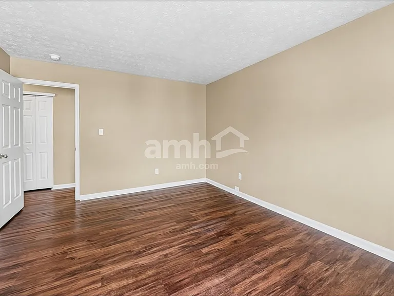 695 Mountain Pine Dr — Photo 8