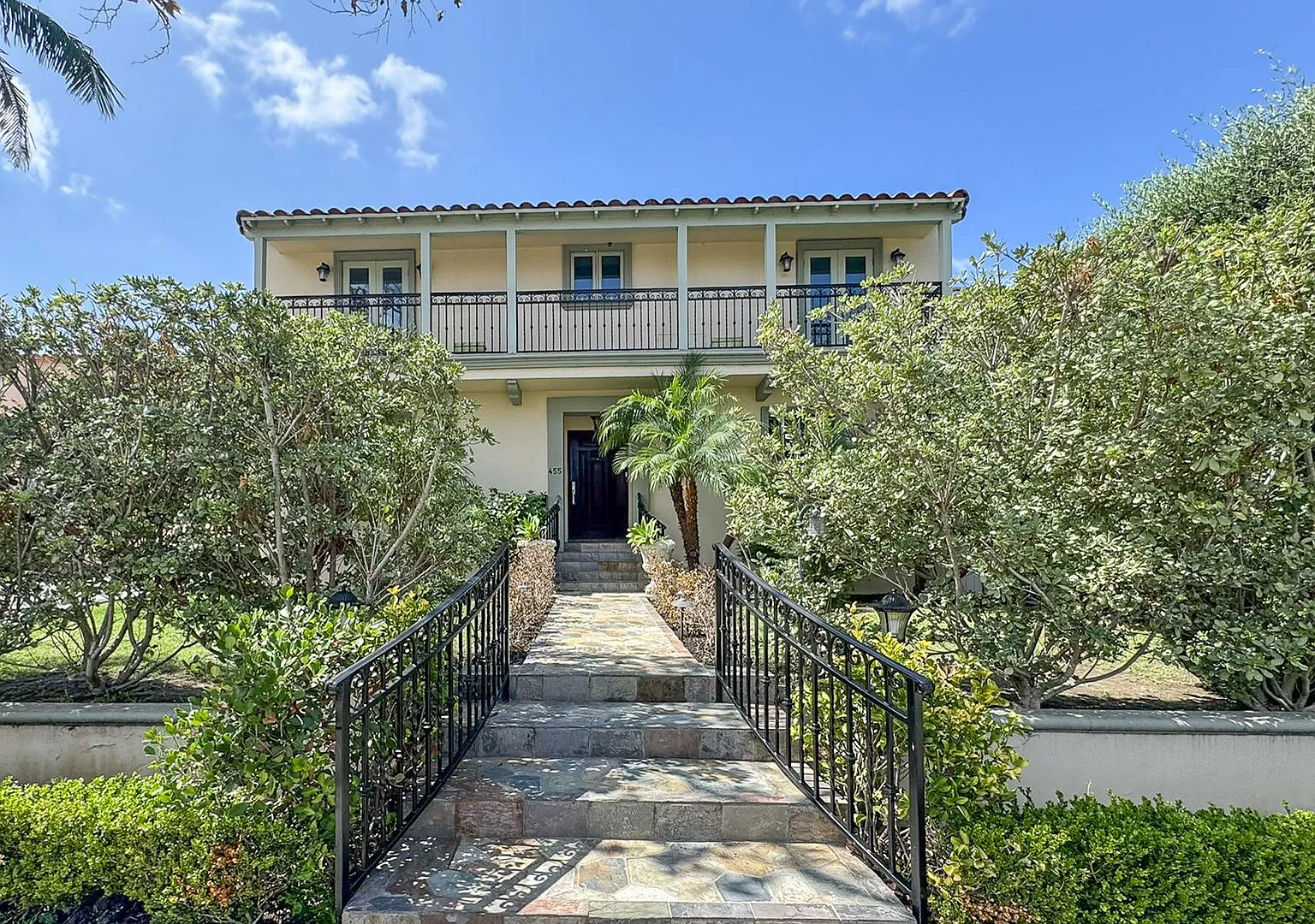 Elegant 4-Bedroom Home on South Rodeo Drive in Beverly Hills — Photo 1