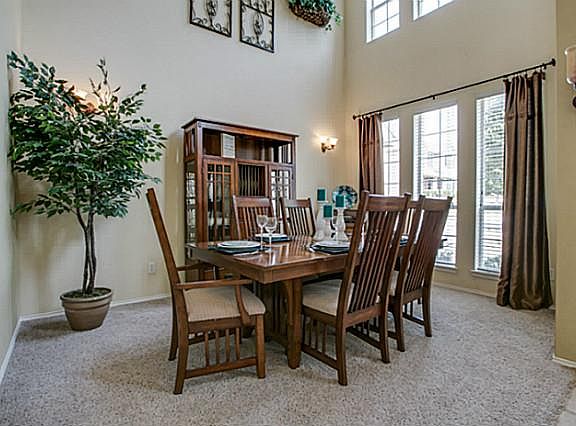 3rd image of 5528 Thornberry Dr