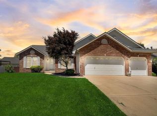 109 Northwoods Dr, Troy, IL