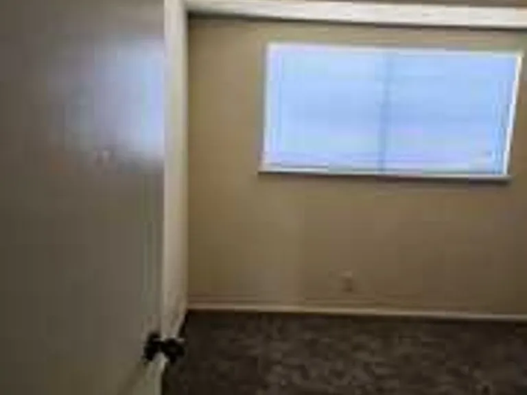 1914 Celeste Ct — Photo 13