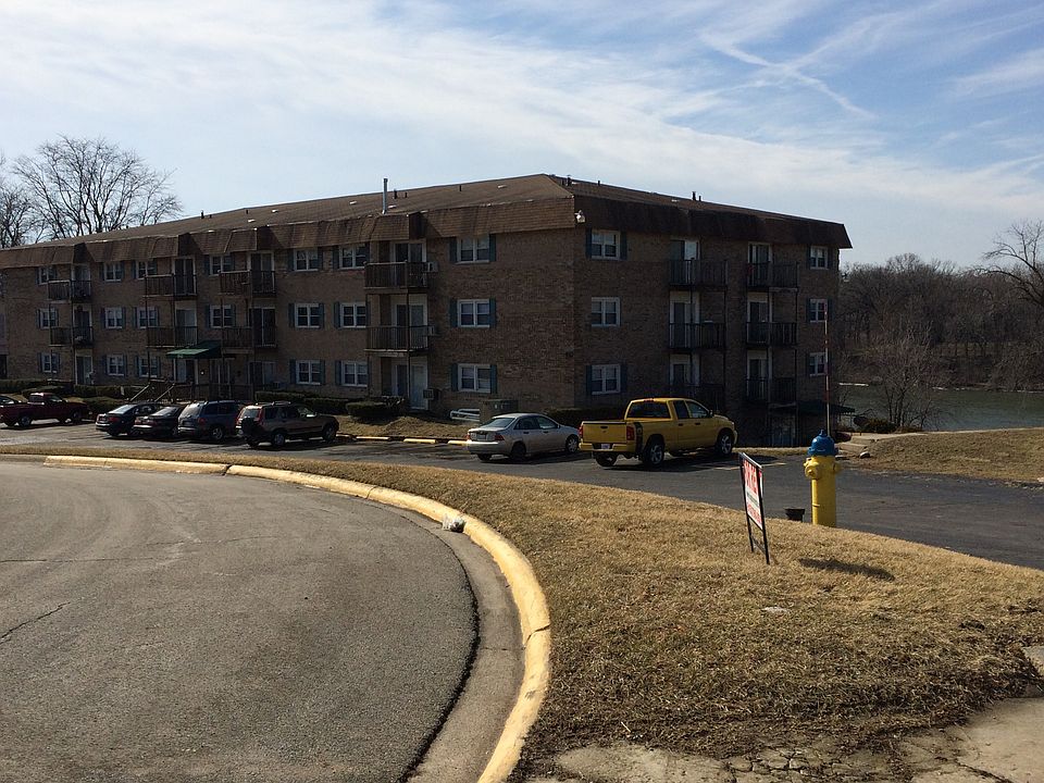 1st image of 941 N River Dr APT 307