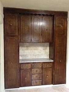 5th image of 945 N Thorne Ave